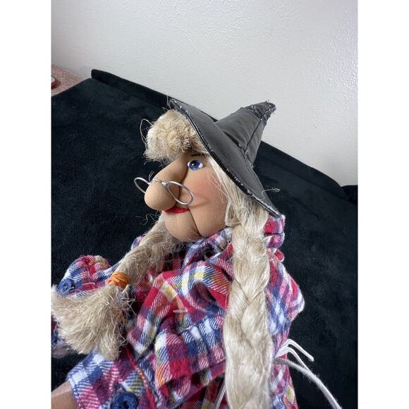 Vintage Nylon Hose Art Witch with Broomstick Halloween - Picture 9 of 12
